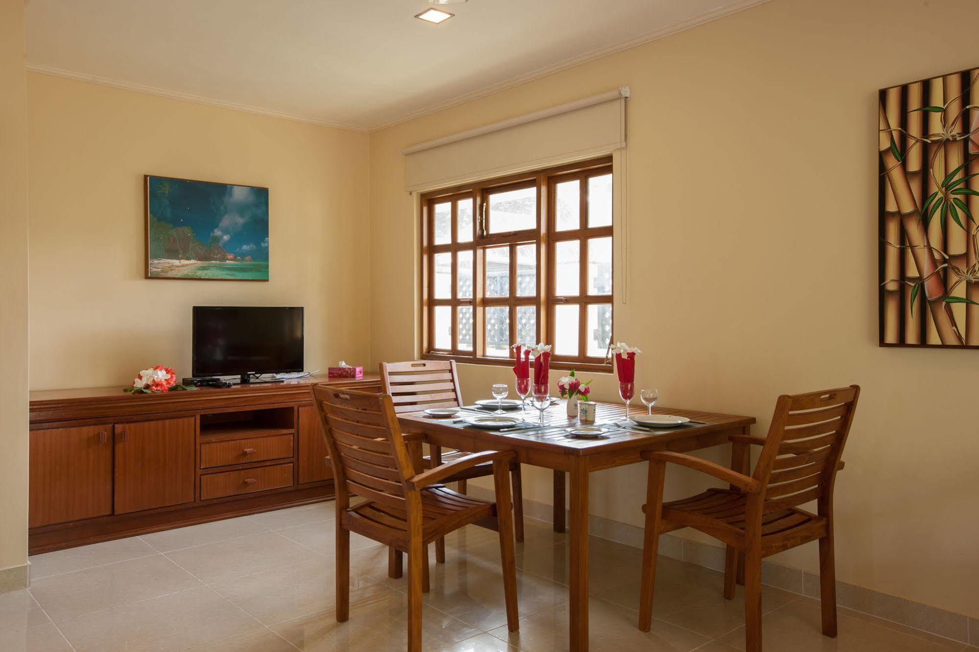 Le Relax Self Catering Apartment La Digue Eksteriør bilde